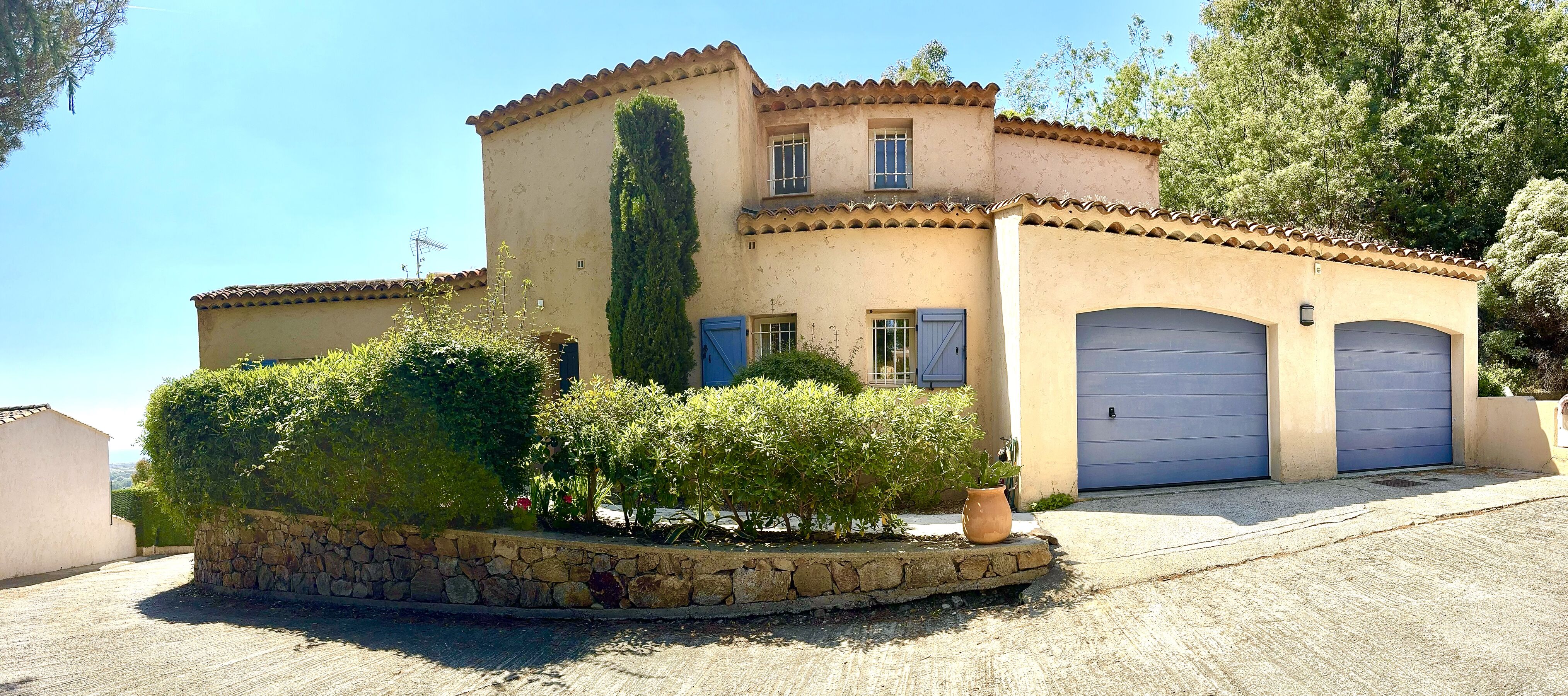 Bon jour! Willkommen in der Villa la Roche