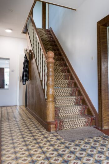 Treppe ins Obergeschoss