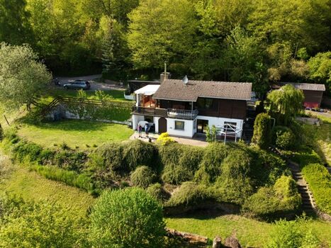 Waldrandlage mit großem Grundstück