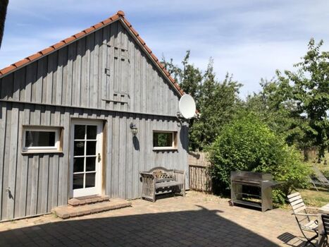 Saunahaus auf dem Grundstück