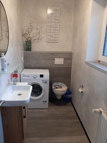 Gäste WC mit Waschmaschine