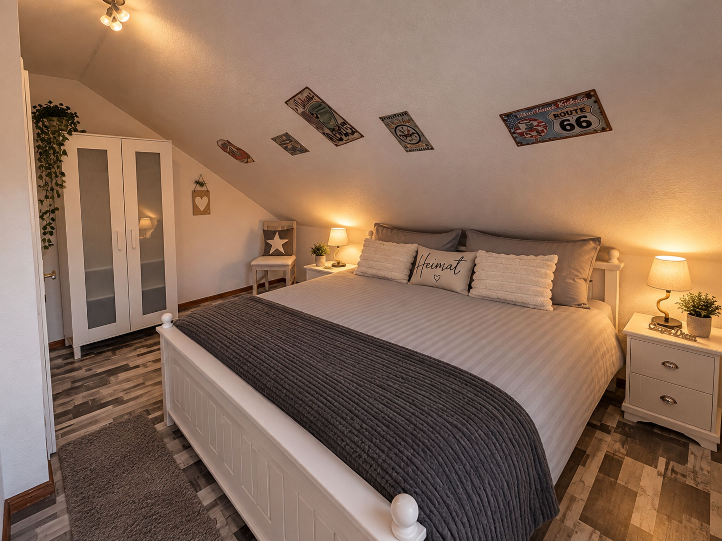 Schlafzimmer 1