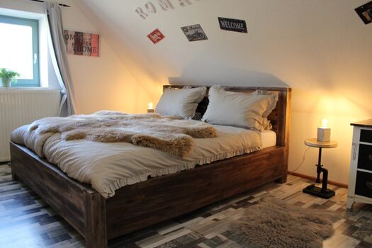 Schlafzimmer 3: Doppelbett   Gästebett