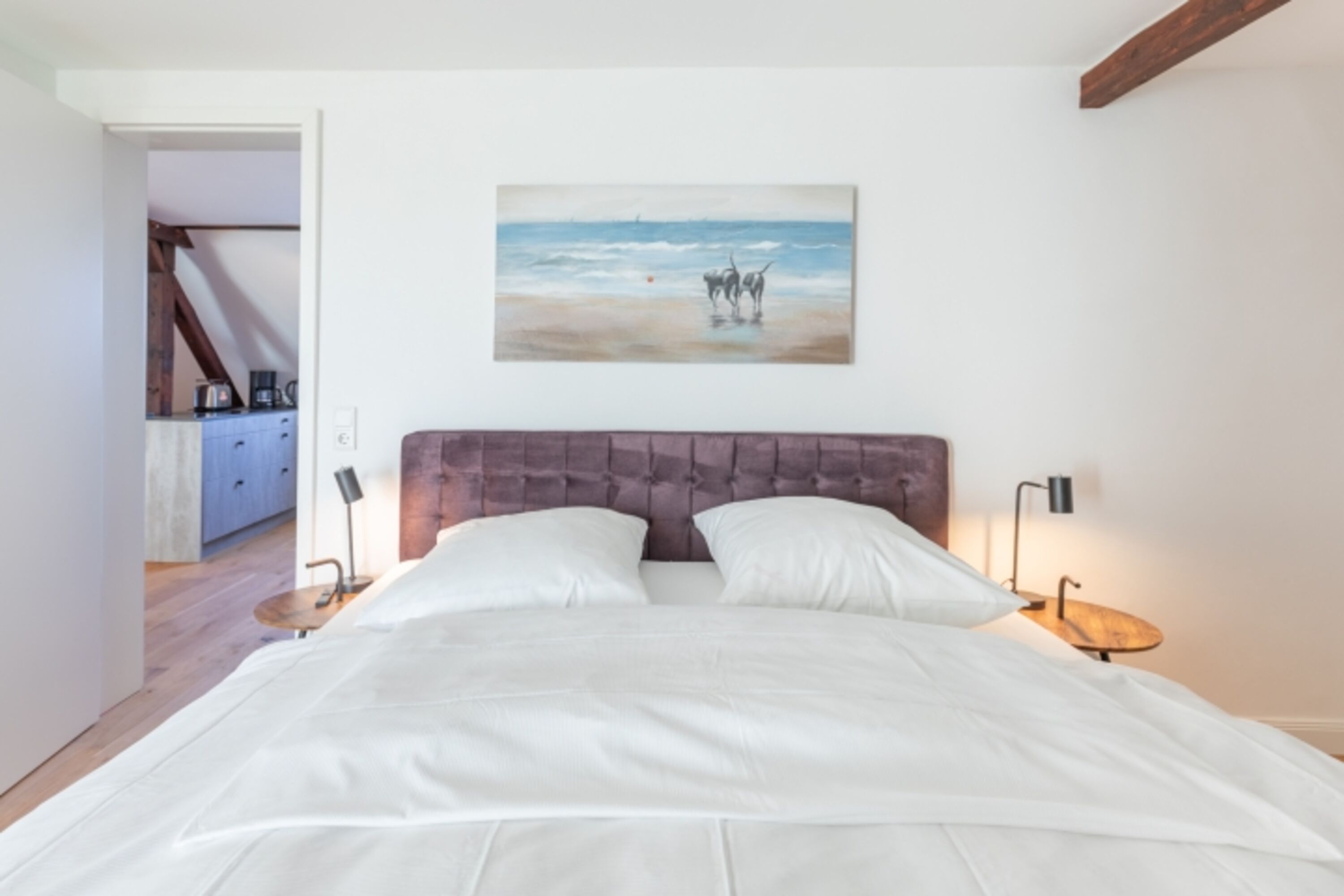 Schleuse twee - Komfortables Schlafzimmer mit Boxspringbett (180x200) 