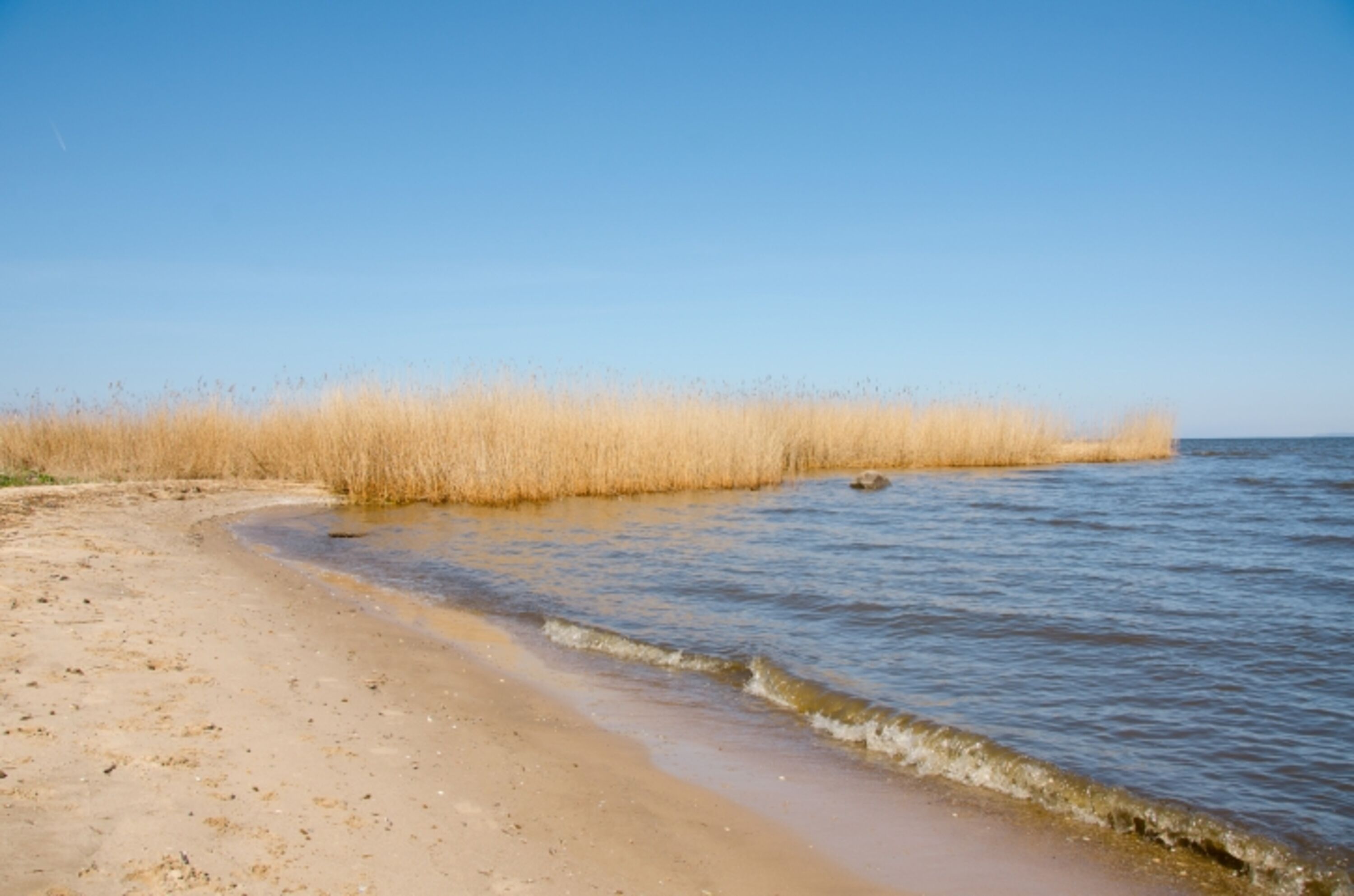 Strand zum Baden und Sonnen