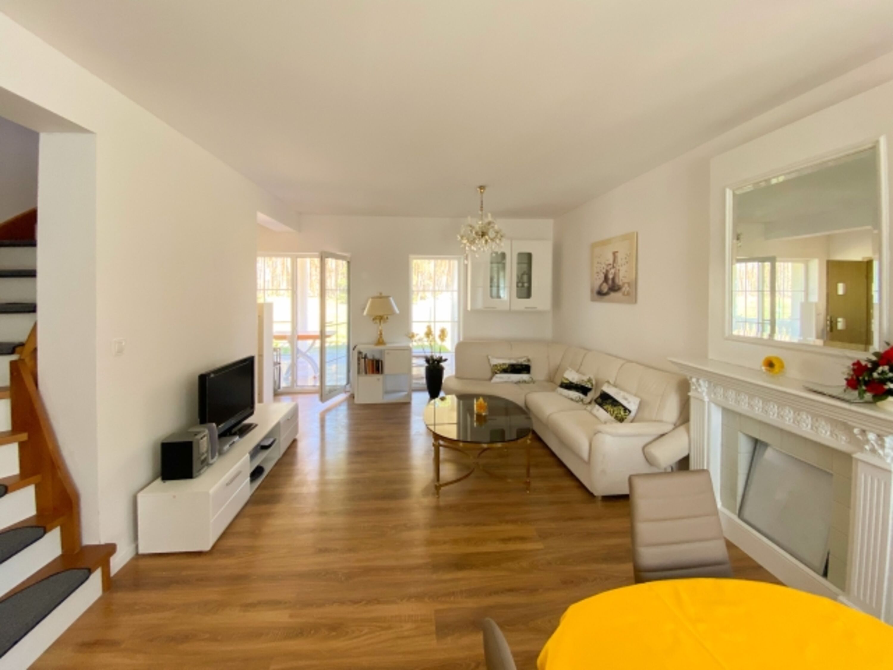 Wohnzimmer mit Freizeitecke