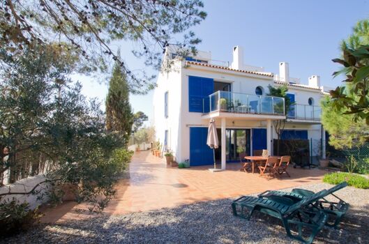 Haus und Garten (umzäunt)