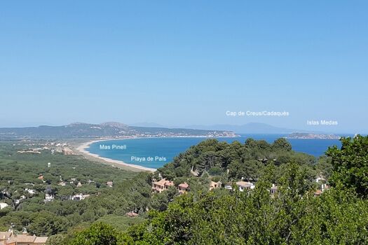 Der Strand von Pals mit Mas Pinell im Zentrum