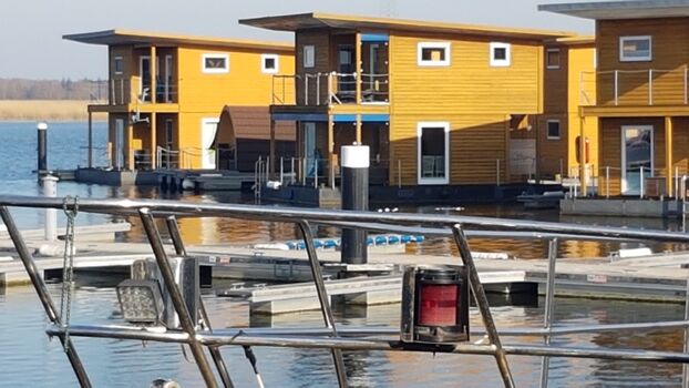 Floating Houses