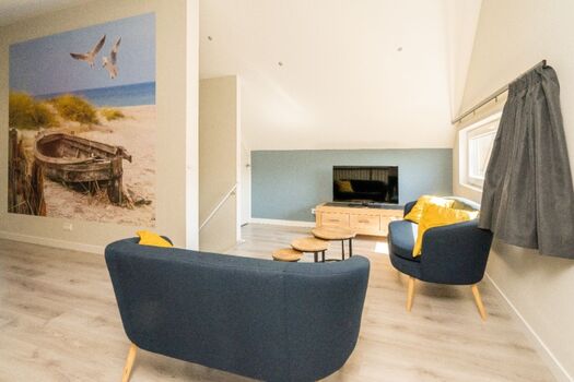 Großer Sitzbereich mit SMART TV