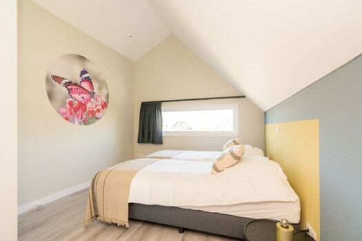 Schlafzimmer 3 mit 2 Boxspringbetten und Schrank