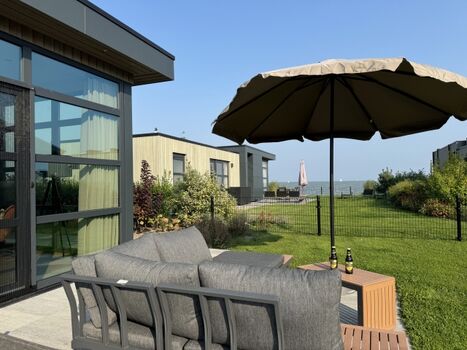 traumhafte Lage am IJsselmeer und Blick auf's Wasser