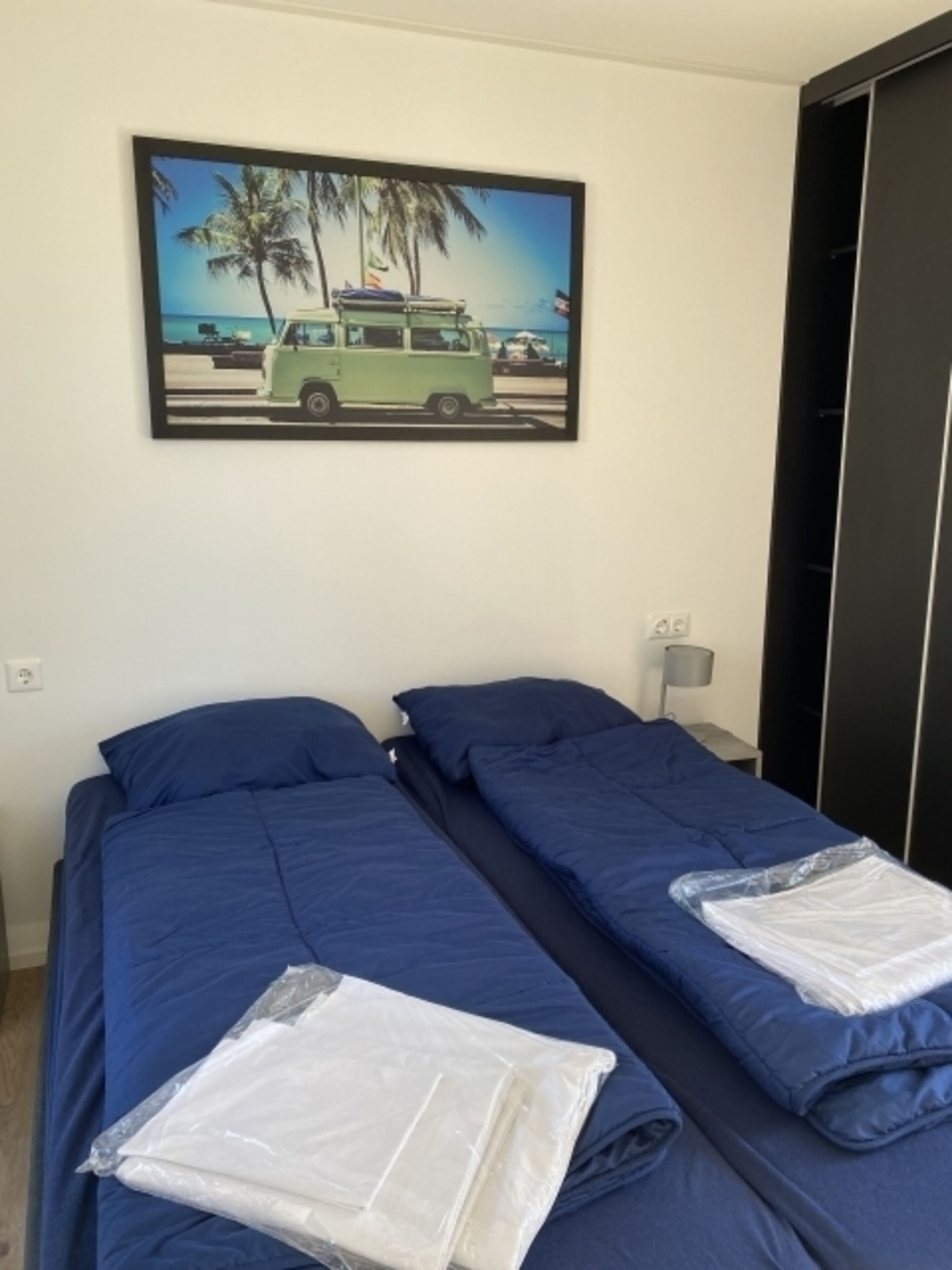 Schlafzimmer 1