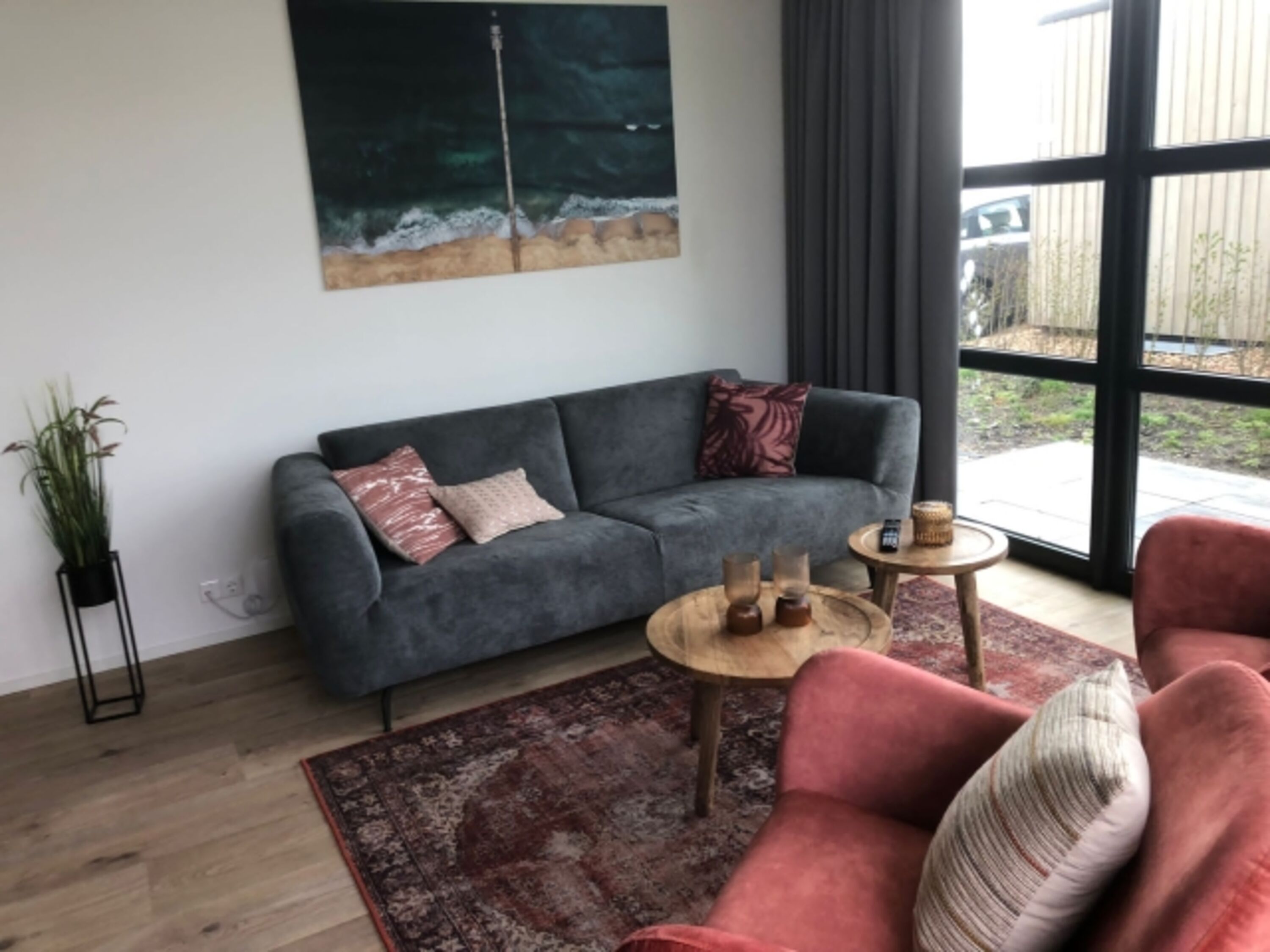 Couch und Loungesessel für gemütliche Abende