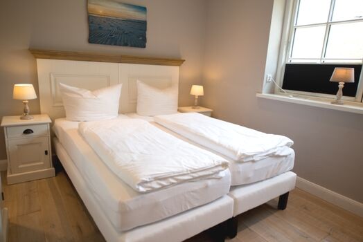 2. Schlafzimmer im Untergeschoss