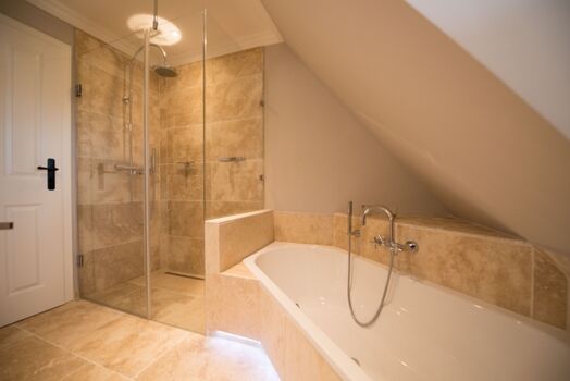 Masterbadezimmer im Obergeschoss