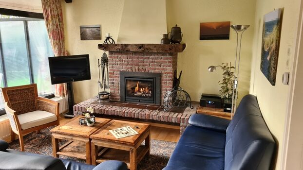 Wohnzimmer - Sitzecke mit Gaskamin