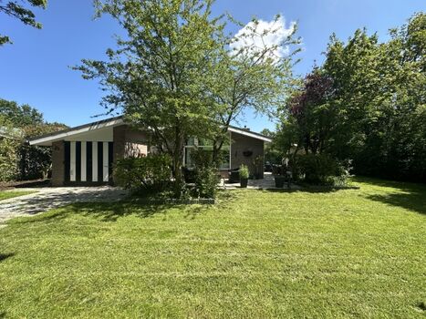 Achthoek 77,Modern und neu eingerichtet Haus. Ruhige Lage an ...