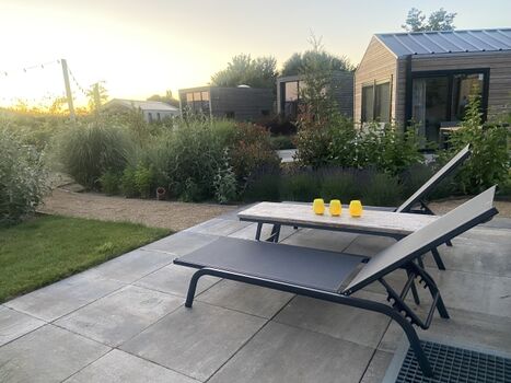 Terrasse 2 mit Sonnenliegen