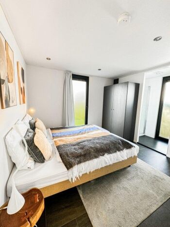 2. Schlafzimmer mit zusätzlichem Badezimmer