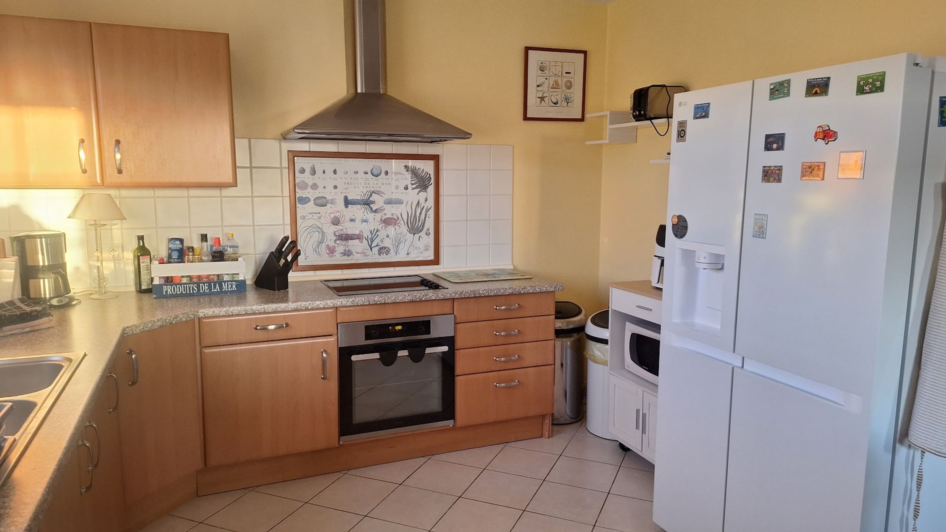 Küche mit neuem Foodcenter