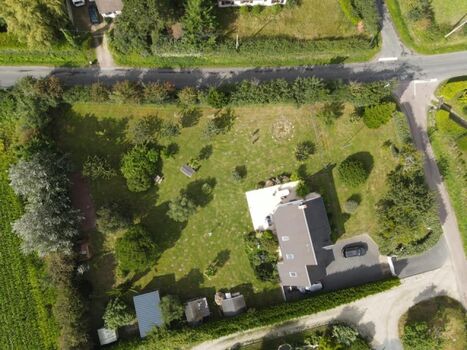 3'000m2 parkähnlichens, eingezäunten, nicht einsehbares Grundstück