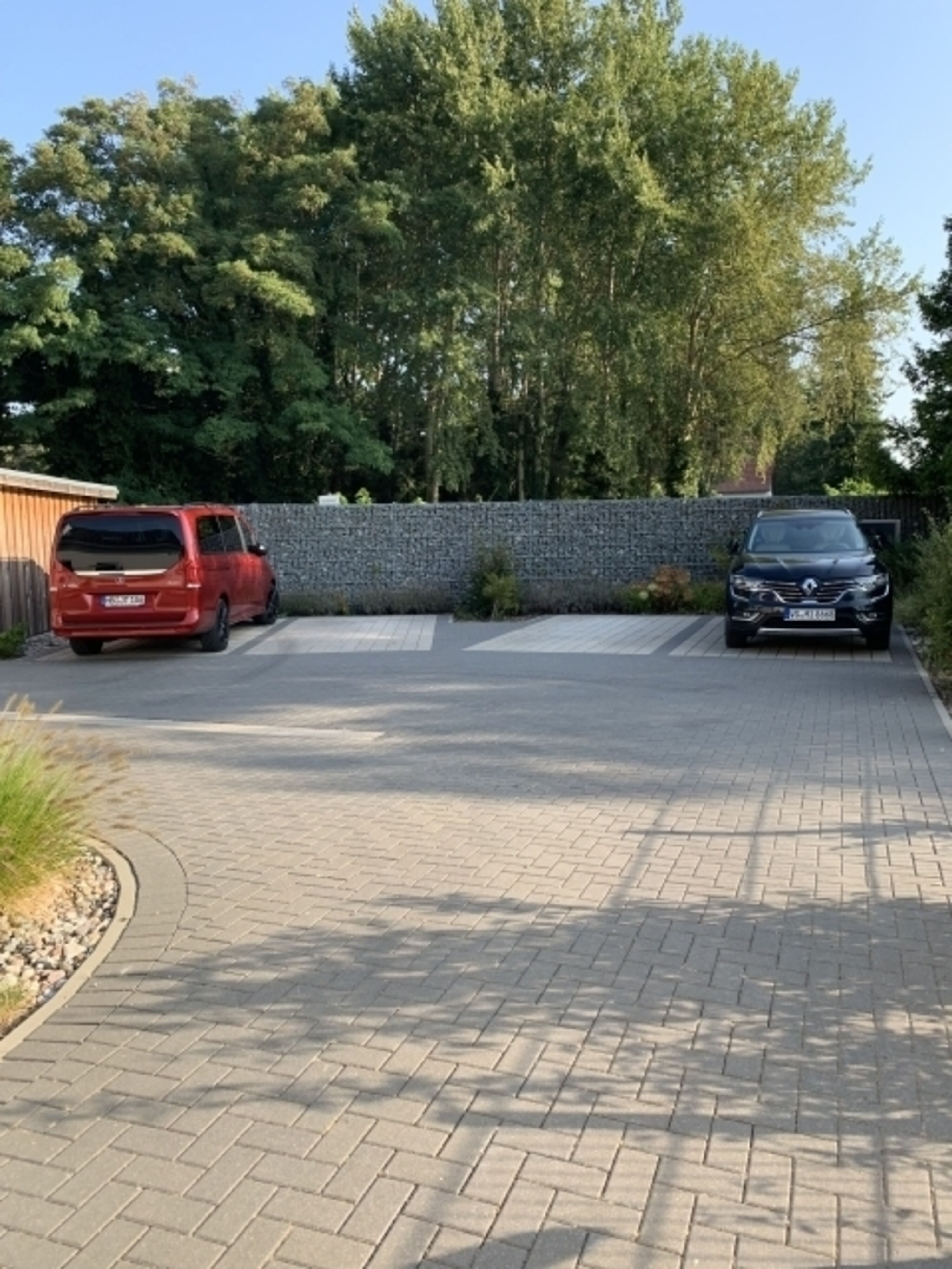 Parkplatz eingezäunt