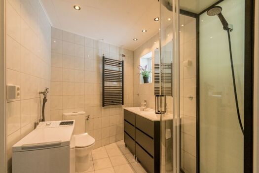 Badezimmer mit herrlicher Regendusche