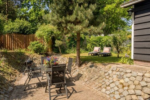 Der große, sonnige Garten (600qm)