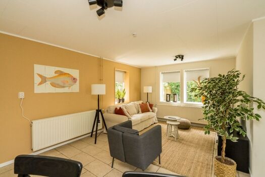 Das sehr geschmackvoll eingerichtete Wohnzimmer