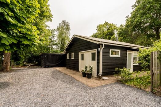 Parkplatz für 2 Autos