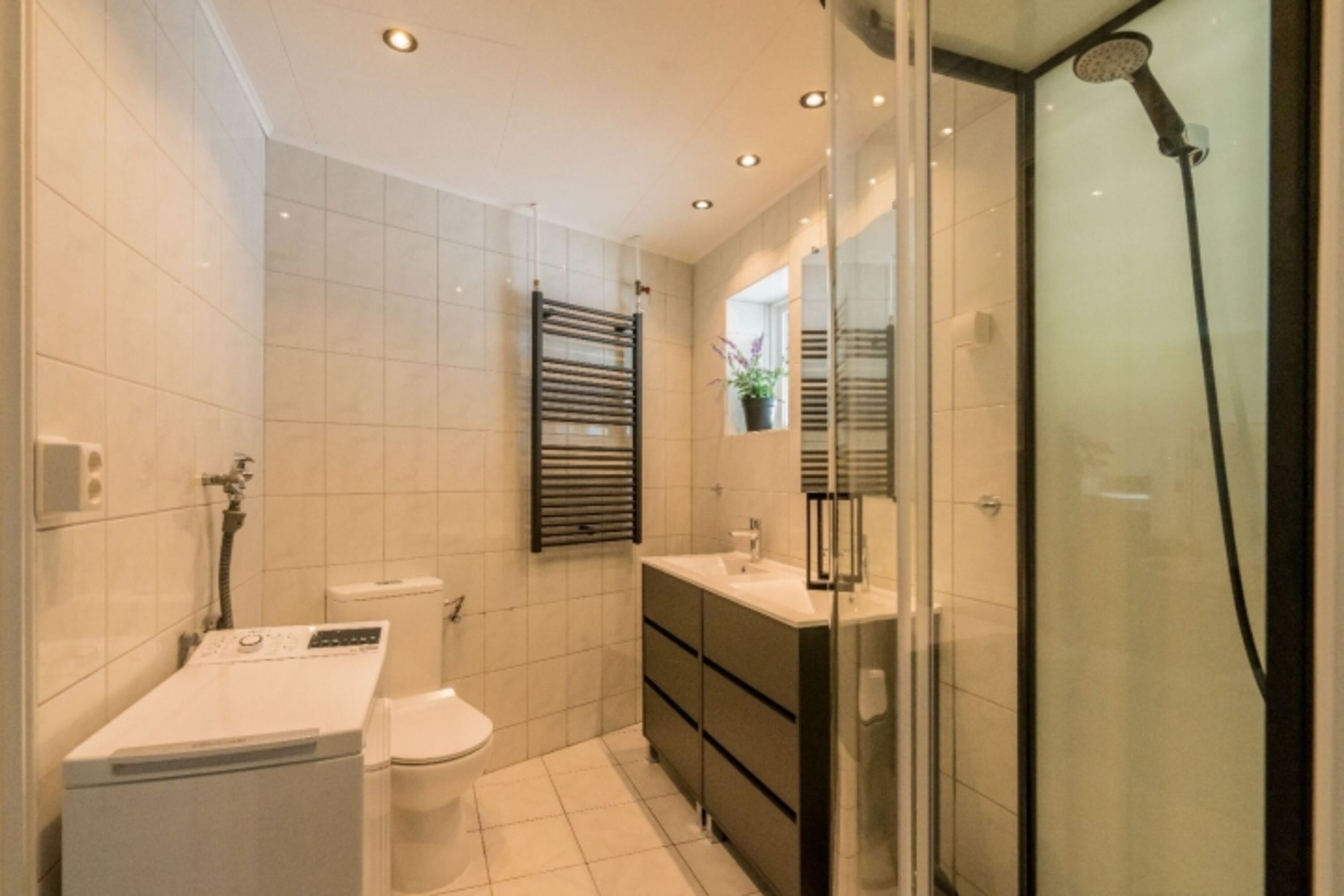 Badezimmer mit herrlicher Regendusche