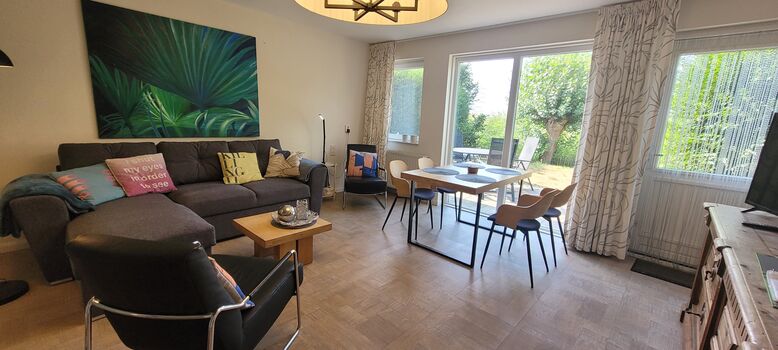 Wohnzimmer mit Eßplatz