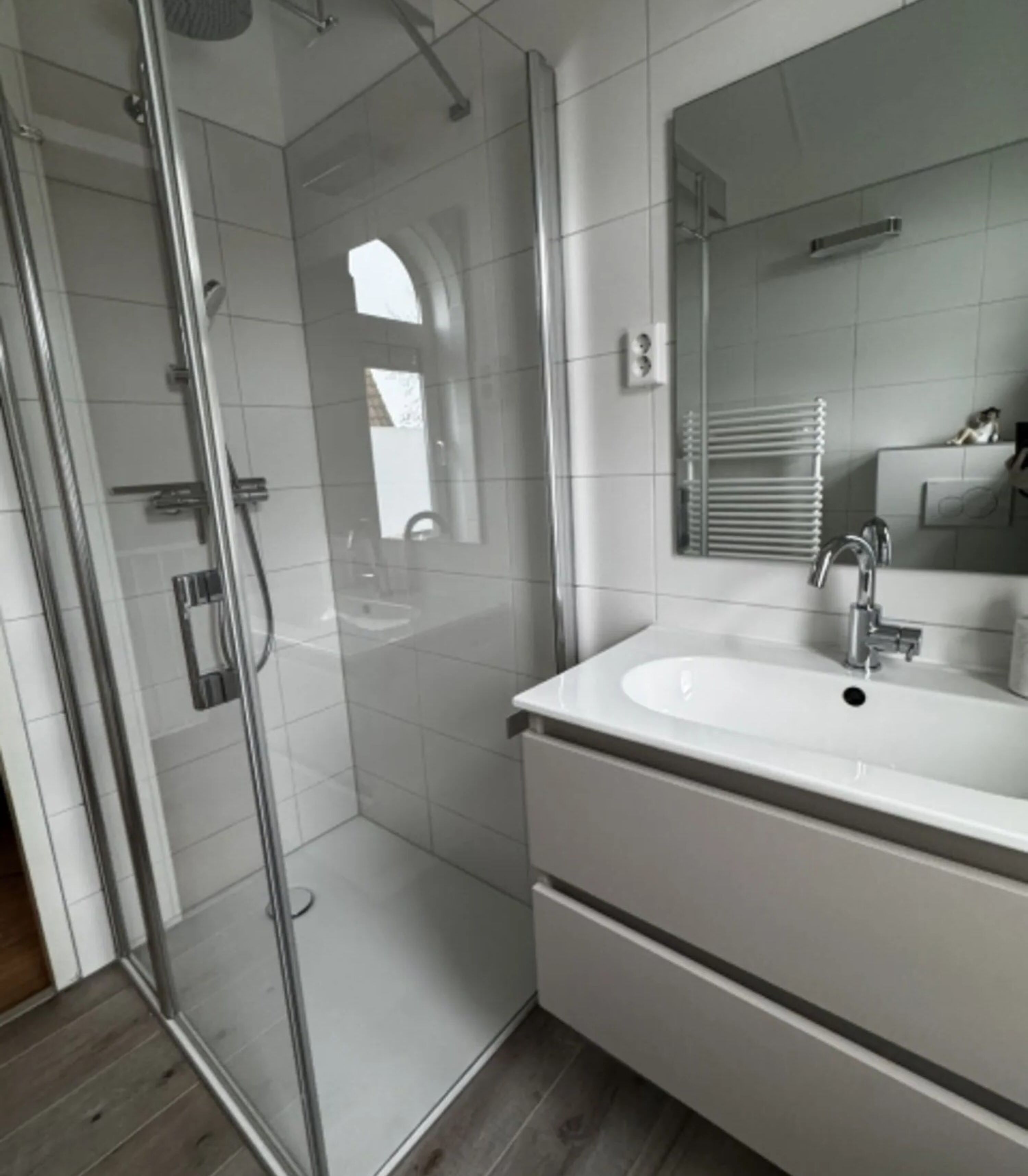 Dusche Bad DG