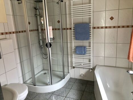 Badezimmer EG