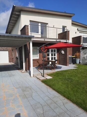 Eingang mit Ostterrasse