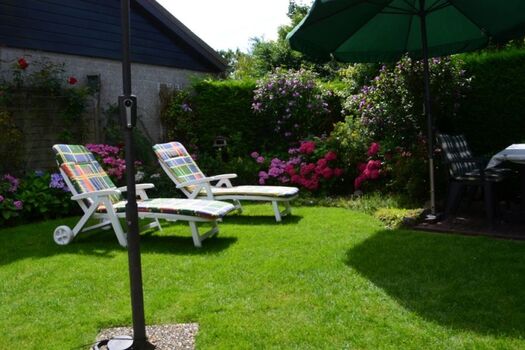 Uneinsehbarer Sonnengarten mit Zaun