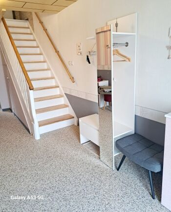 Flur ,Treppe zum Obergeschoss