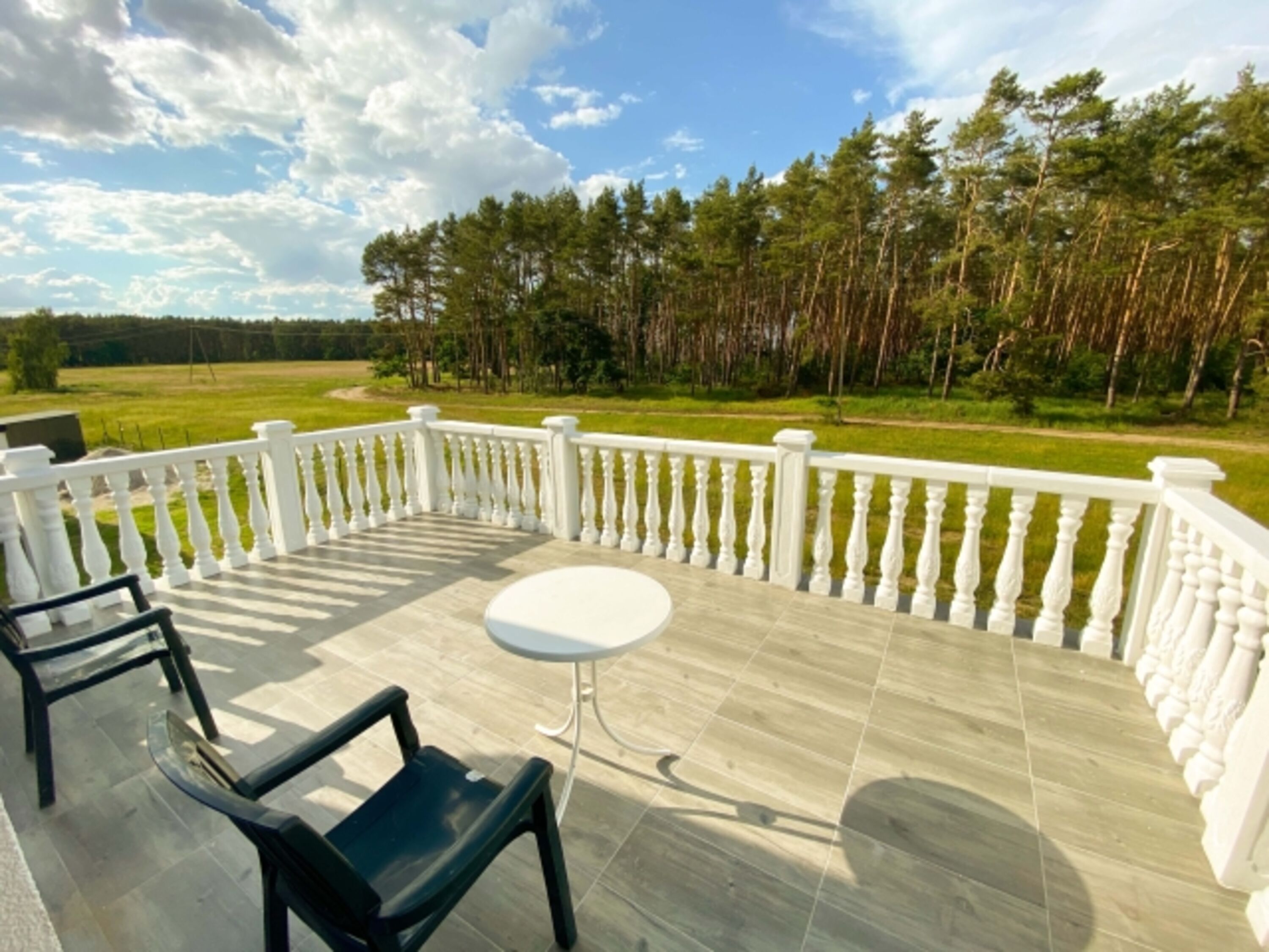 Große Terrasse im Obergeschoß