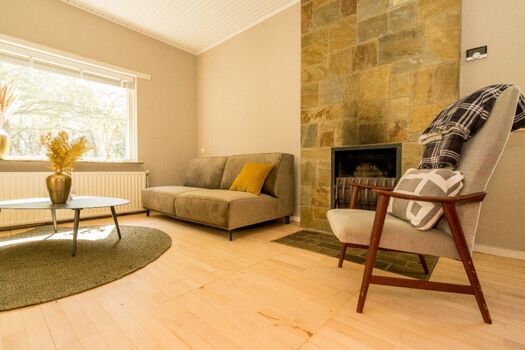 Die gemütliche Sitzecke mit Kamin