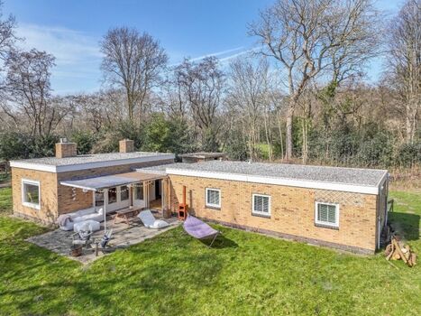 Die Terrasse mit toller Lounge-Ecke