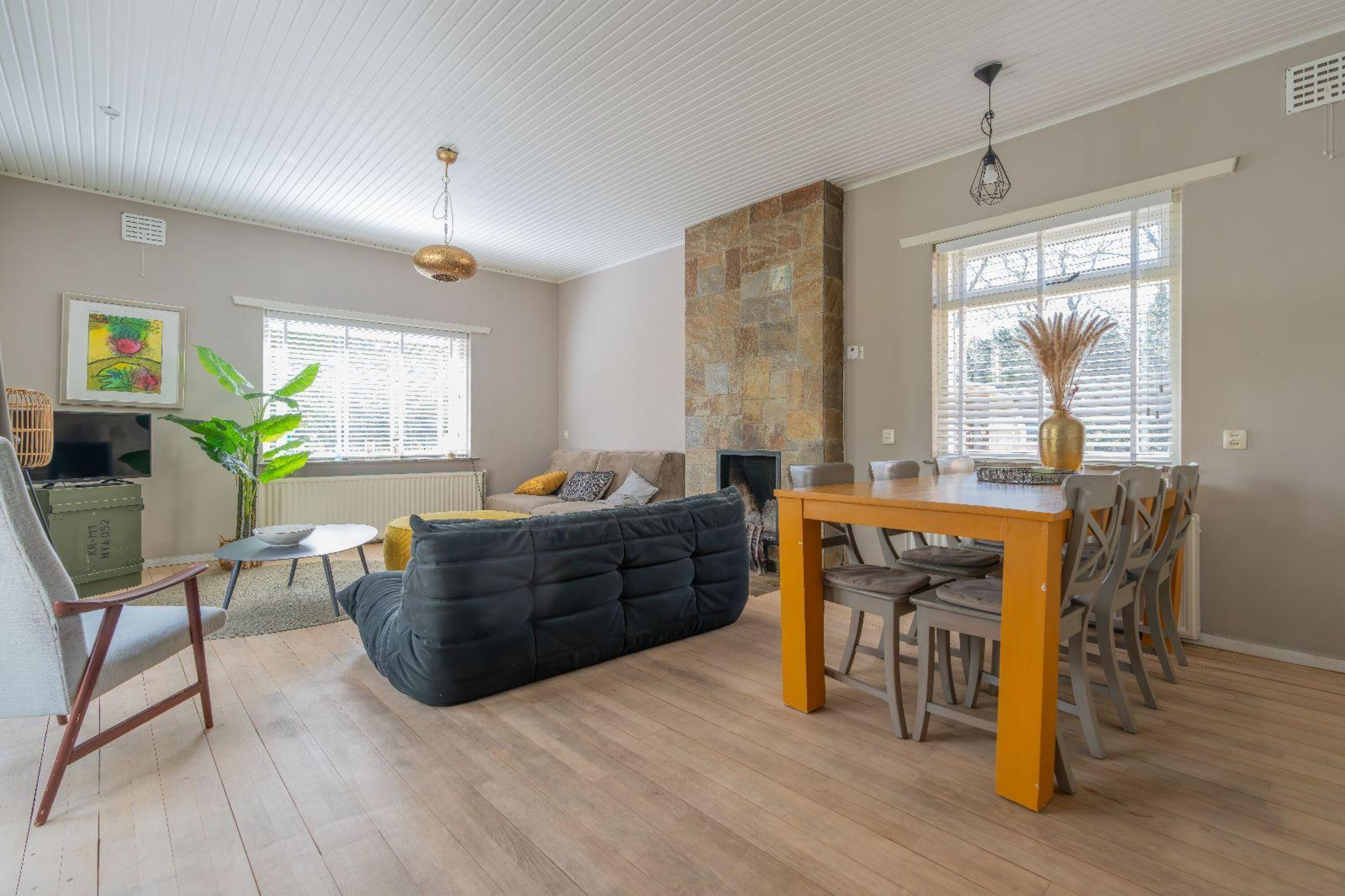 Das gemütlich eingerichtete Wohnzimmer