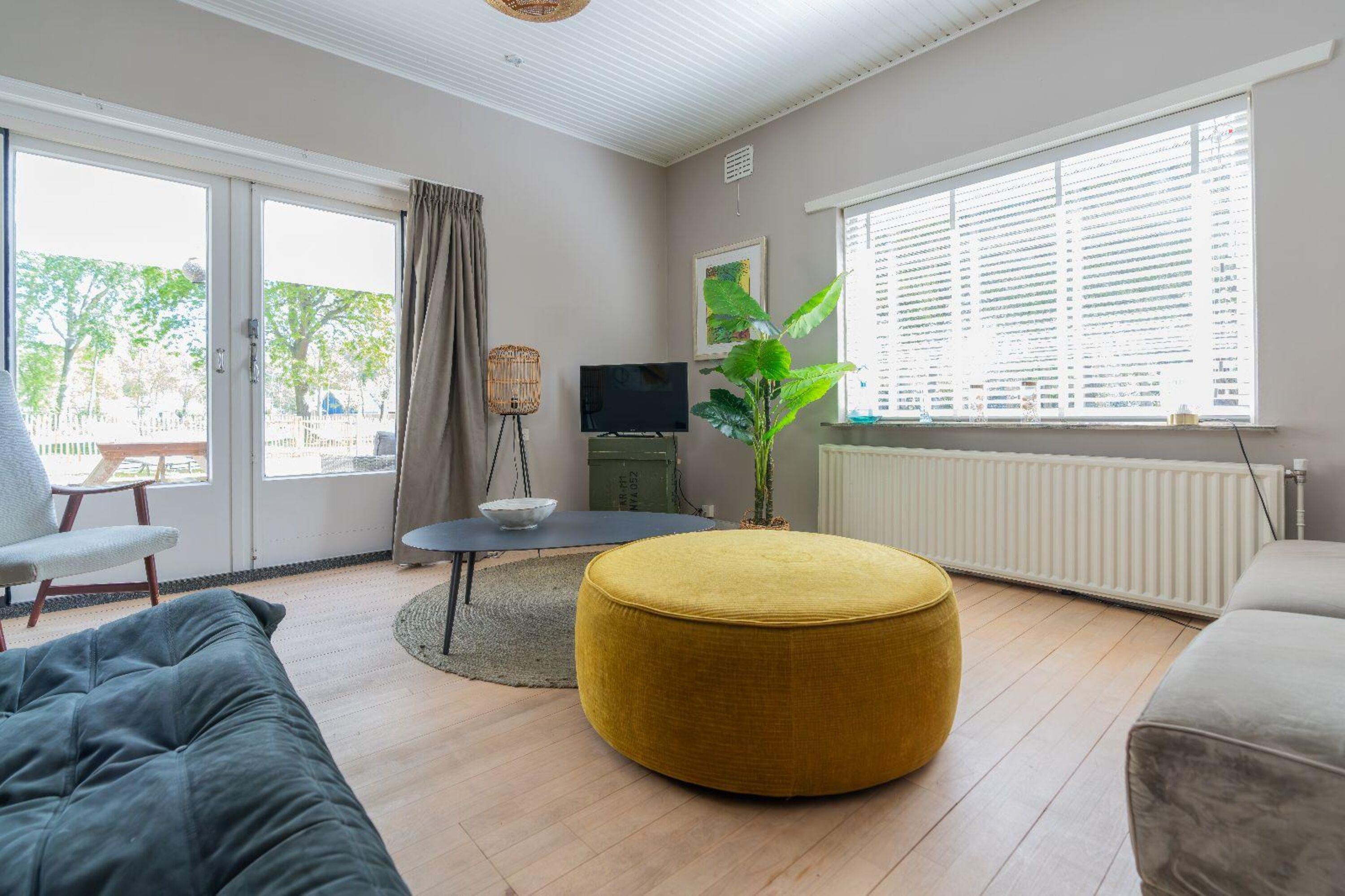 Die Sitzecke mit Digital TV