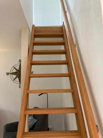 Treppe ins Obergeschoss