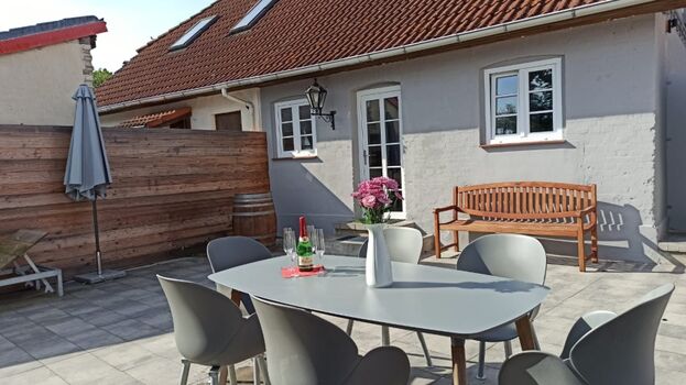 Innenhof mit Terrasse