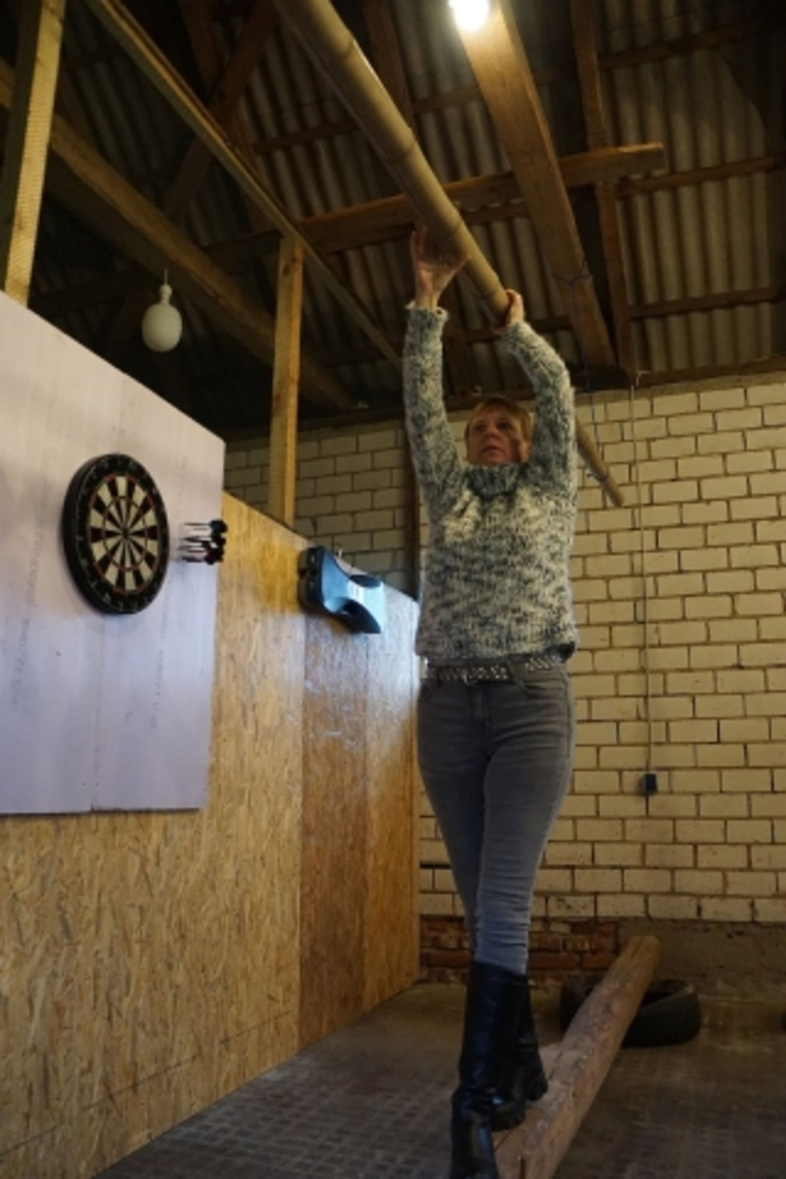 Stall für Leibesübungen: Schwebebalken