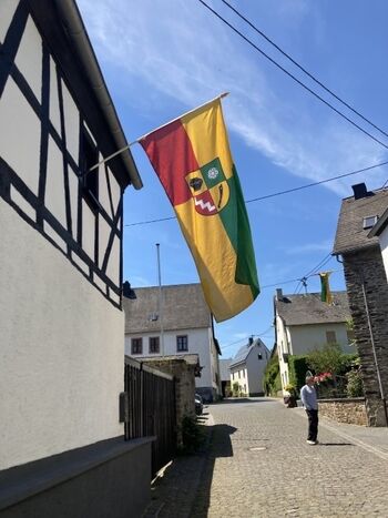 Georgshof am Rande des Dorfes Dünfus