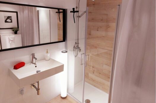 das Bad ist frisch renoviert