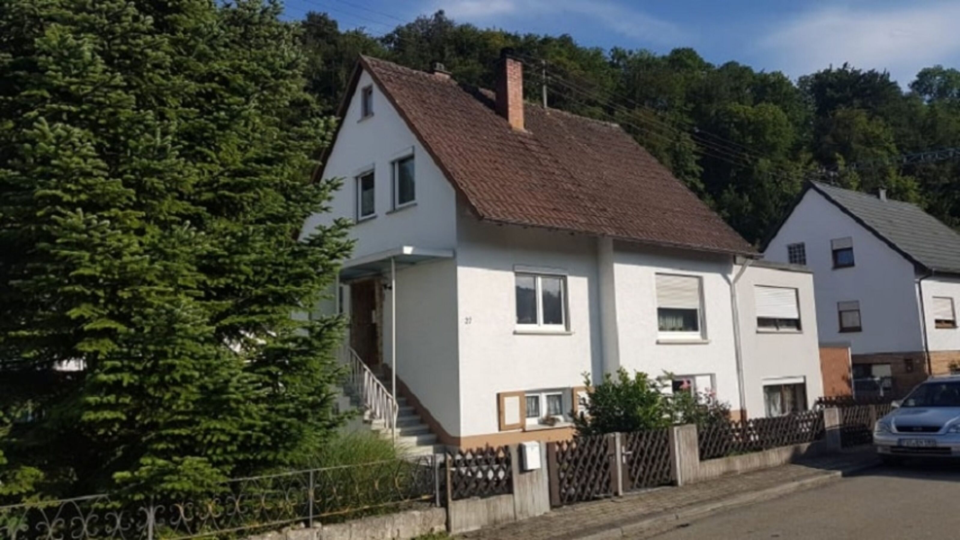 Hausansicht von der Strasse