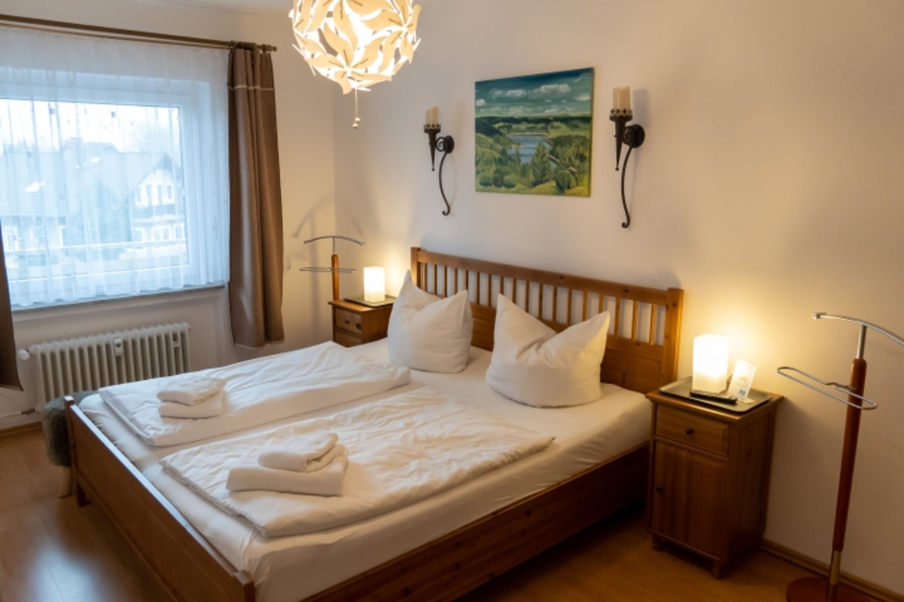 Großes Bett 180x200cm, beidseitig begehbar 